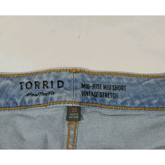 Torrid Mid Rise Mid Jean Shorts Cutoffs Size 22 Light Wash Vintage Stretch - Picture 4 of 9